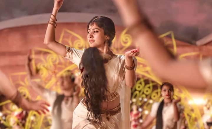 என்ன கட்டி கட்டி புடிக்க கண்ட இடம் கடிக்க உத்தரவு கேட்காதே....