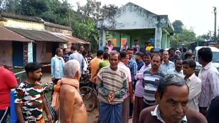 Paschim Bardhaman: Allegation of theft against nephew of BJP MLA at Kanksa Paschim Bardhaman: কাঁকসায় বিজেপি বিধায়কের ভাইপোর বিরুদ্ধে রাস্তা সংস্কারের জন্য আনা স্টোনচিপ চুরির অভিযোগ