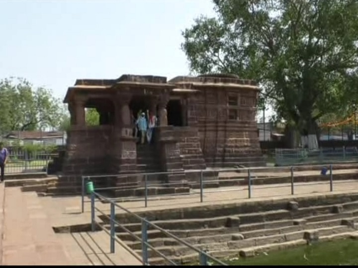 Devbaloda Shiv Mandir: इस मंदिर में भूगर्भ से स्वयं उत्पन्न हुआ है शिवलिंग, जानें- क्यों इसको बनाने वाले शख्स ने कुंड में लगा दी थी छलांग?