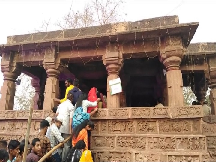 Devbaloda Shiv Mandir: इस मंदिर में भूगर्भ से स्वयं उत्पन्न हुआ है शिवलिंग, जानें- क्यों इसको बनाने वाले शख्स ने कुंड में लगा दी थी छलांग?