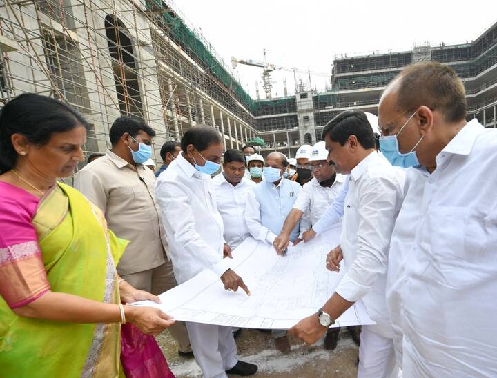 వాటిని నాణ్యతను కలర్ డిజైన్లను పరిశీలించిన ముఖ్యమంత్రి ఎలివేషన్ ప్రకాశవంతంగా, సుందరంగా కనిపించేలా ఉండాలని సూచించారు.