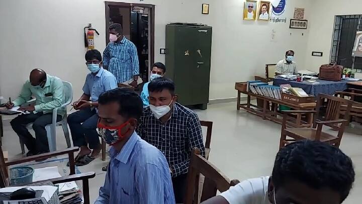 தருமபுரி சார்பதிவாளர் அலுவலகத்தில் லஞ்ச ஒழிப்புத்துறை சோதனை - கணக்கில் வராத 55,000 பறிமுதல்