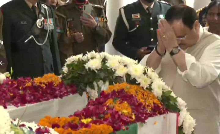 সেনাসর্বাধিনায়ককে তাঁর বাসভবনে এসে শ্রদ্ধা জানান বিজেপির সর্বভারতীয় সভাপতি জেপি নাড্ডা।