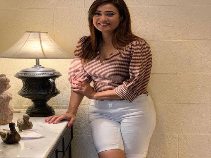 घर का हर एक कोना देखने लायक है. उन्होंने अपने घर की हर दीवार के रंग का खास ख्याल रखा हैं.