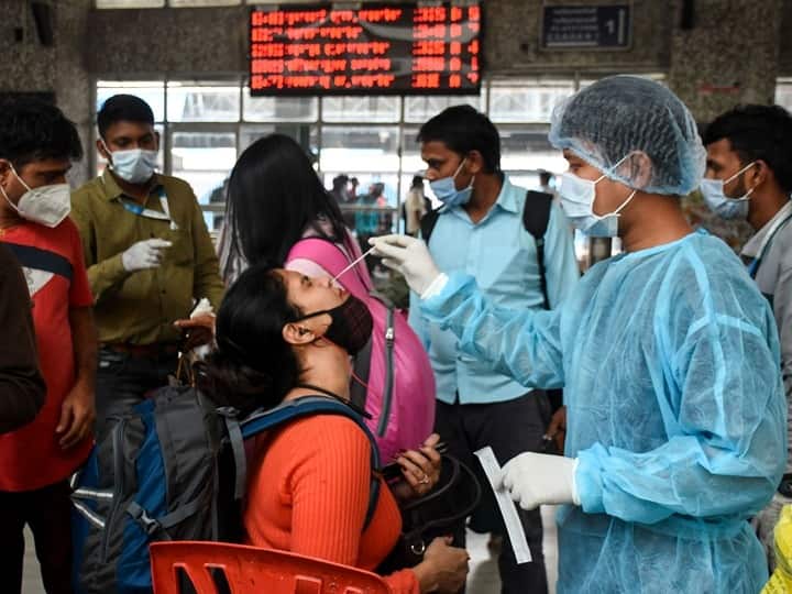 UP detects first Omicron variant cases: 2 Ghaziabad residents who returned from Maharashtra test positive Omicron in India: चुनाव के बीच यूपी में ओमिक्रोन की एंट्री, गाजियाबाद में दो संक्रमित मिलने के बाद आंकड़ा 113 पहुंचा