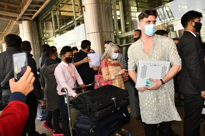 कैटरीना कैफ के भाई सेबस्टियन लॉरेन माइकेल भी जयपुर एयरपोर्ट पर स्पॉट किए गए.