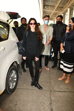 Vicky Katrina Wedding: रॉयल शादी के बाद दूल्हा-दुल्हन के बिना Katrina Kaif और Vicky Kaushal का परिवार पहुंचा एयरपोर्ट, तस्वीरें आईं सामने