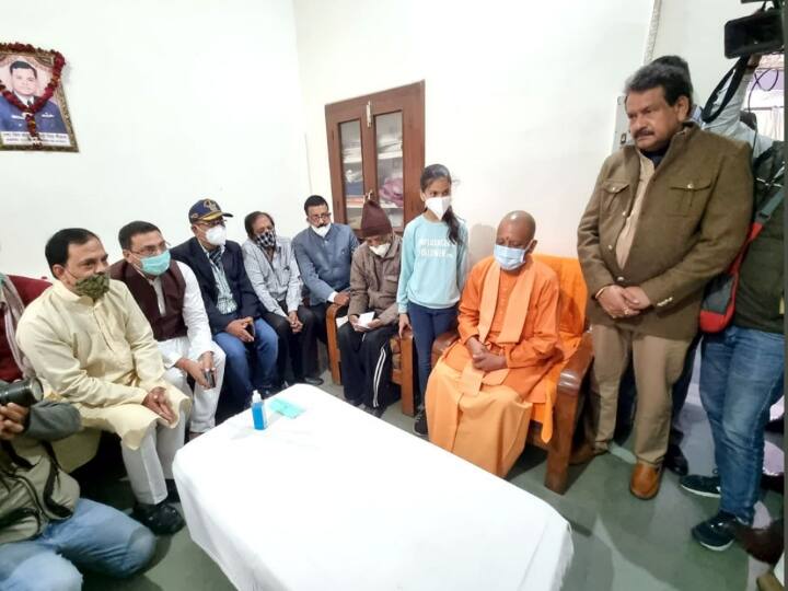 हेलीकॉप्टर हादसा: विंग कमांडर पृथ्वी सिंह चौहान | Wing Commander Prithvi Singh Chauhan के परिवार को यूपी सरकार देगी 50 लाख रुपये-नौकरी हेलीकॉप्टर हादसा: विंग कमांडर पृथ्वी सिंह चौहान | Wing Commander Prithvi Singh Chauhan के परिवार को यूपी सरकार देगी 50 लाख रुपये-नौकरी