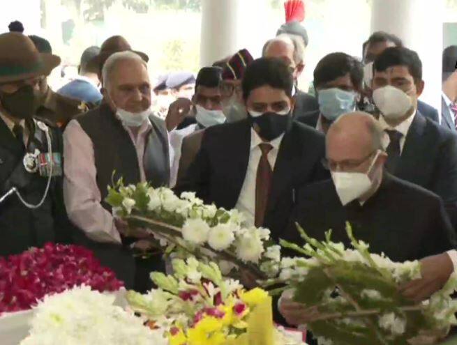दिल्ली के उपराज्यपाल अनिल बैजल ने भी सीडीएस जनरल बिपिन रावत और उनकी पत्नी मधुलिका रावत को उनके आवास पर पहुंचकर श्रद्धांजलि दी.