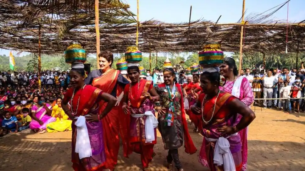 Watch Video | பழங்குடிகளுடன் நடனம்.. பெண்களுக்கு அளித்த வாக்குறுதிகள்.. கோவாவில் ப்ரியங்கா காந்தி!