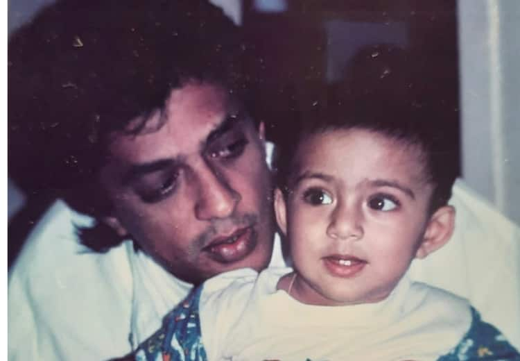 Actress Rohini Molleti tweets a photograph of Raghuvaran along with her son Rishi Varan on twitter that goes viral எல்லோருக்கும் பிடித்தவருக்கு பிறந்தநாள்... மகனுடன் இருக்கும் ரகுவரனின் விண்டேஜ் ஃபோட்டோவைப் போஸ்ட் செய்தார் ரோஹிணி