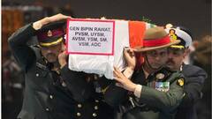 Bipin Rawat Demise: দিল্লির আর্মি বেস হাসপাতালে শায়িত জেনারেল রাওয়াতের দেহ | Bangla News