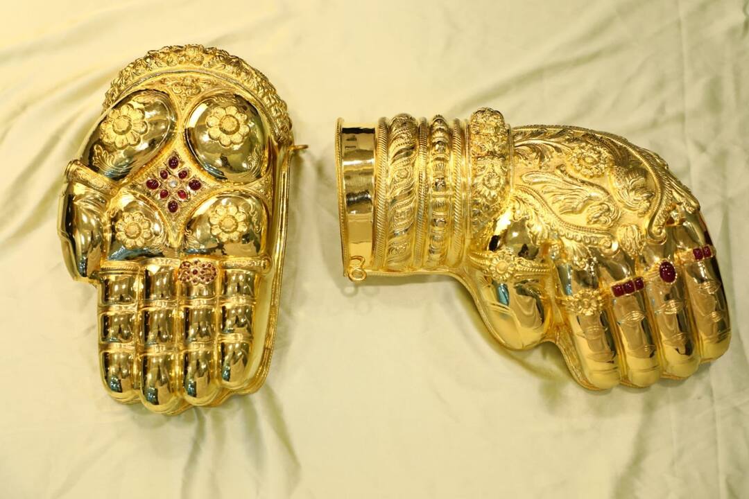 A devotee donated jewelery worth Rs 3.5 crore To TTD Tirumala : శ్రీవారికి రూ. మూడున్నర కోట్ల విలువైన ఆభరణాల విరాళం ఇచ్చిన ఆజ్ఞాత భక్తుడు !