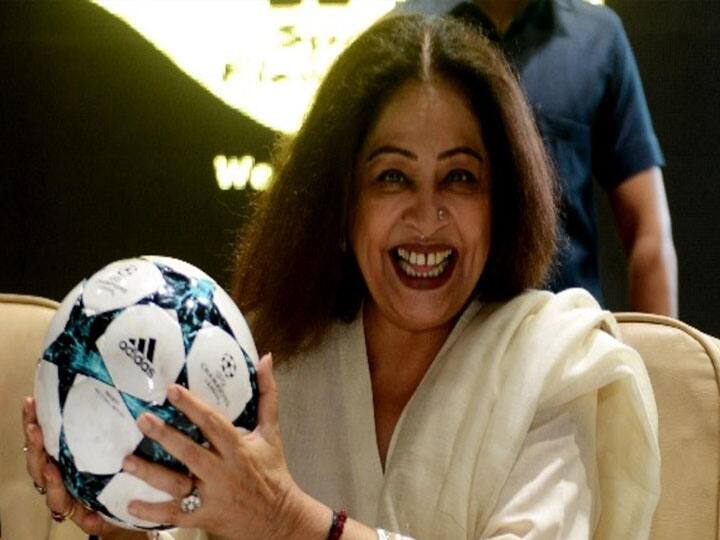 बॉलीवुड एक्टर अनुपम खेर की पत्नी किरण खेर ने 2003 में ख़ामोश पानी नामक एक पाकिस्तानी फिल्म की है, जिसने स्विट्जरलैंड में लोकार्नो फिल्म फेस्टिवल में किरण खेर को सर्वश्रेष्ठ अभिनेत्री का पुरस्कार सहित कई अंतरराष्ट्रीय पुरस्कार जीते हैं.