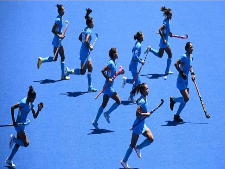 Asian Champions Trophy: Indian Womens Hockey Team Campaign Ends Due To COVID-19 Case In Squad Womens Hockey: ஆசிய சாம்பியன்ஸ் ஹாக்கி தொடரில் இருந்து இந்தியா விலகல்:  வீராங்கனைக்கு கொரோனா!