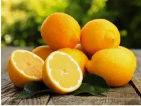 ਐਂਟੀ-ਆਕਸੀਡੈਂਟਸ ਨਾਲ ਭਰਪੂਰ ਖੱਟੇ ਫਲ ਰੋਗ ਪ੍ਰਤੀਰੋਧਕ ਸ਼ਕਤੀ ਵਧਾਉਣ ਵਿੱਚ ਮਦਦ ਕਰਦੇ ਹਨ। ਇਨ੍ਹਾਂ ਚੀਜ਼ਾਂ ਦਾ ਸੇਵਨ ਕਰਨ ਨਾਲ ਭਾਰ ਘੱਟ ਹੁੰਦਾ ਹੈ ਅਤੇ ਦਿਲ ਦੀਆਂ ਬਿਮਾਰੀਆਂ ਦਾ ਖਤਰਾ ਵੀ ਘੱਟ ਹੁੰਦਾ ਹੈ।