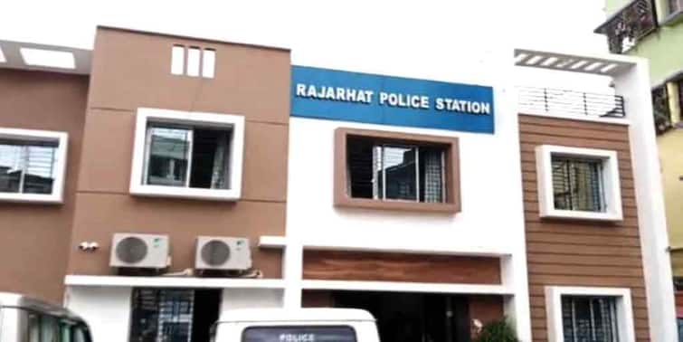 Rajarhat A fish businessmen Body recovered from road, Police is in investigation Rajarhat Dead body Recovered: রাজারহাটে উদ্ধার মাছ ব্যবসায়ীর রক্তাক্ত দেহ, দুর্ঘটনা নাকি অন্য কোনও কারণ তদন্তে পুলিশ