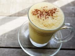 Haldi Doodh: పాలలో చిటికెడు పసుపు... దీని వేడి ముందు చలి మంట కూడా బలాదూర్