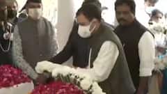 Helicopter Crash: जनरल रावत को श्रद्धांजलि देने पहुंचे राजनीति के दिग्गज और अन्य गणमान्य