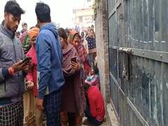 Bihar News: देखते-देखते चार बेटियों के साथ चलती ट्रेन के सामने कूद पड़ी महिला, बचाने के लिए दौड़े लोग, फिर...