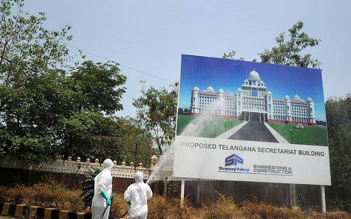 Telangana New Secretariat :  వచ్చే దసరాకు పాలనలో కొత్త వెలుగులు... రెడీ అవుతున్న తెలంగాణ కొత్త సెక్రటేరియట్ !