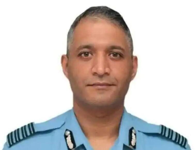 Group Captain Varun Singh madhya pradesh group captain varun singh martyred in tamilnadu helicopter crash reached bhopal Group Captain Varun Singh : हेलिकॉप्टर दुर्घटनेत शहीद ग्रुप कॅप्टन वरुण सिंह यांच्यावर आज अंत्यसंस्कार