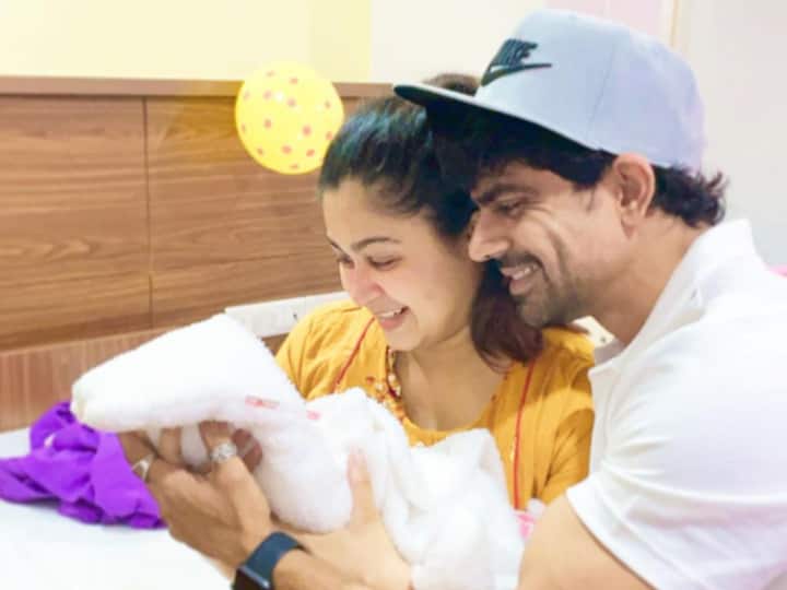 'Kumkum Bhagya' Actor Ankit Mohan Shares First Glimpse Of Newborn Baby Boy As He Drops Pic With Wife Ruchi Savarn 'Kumkum Bhagya' Actor Ankit Mohan Shares First Glimpse Of Newborn Baby Boy