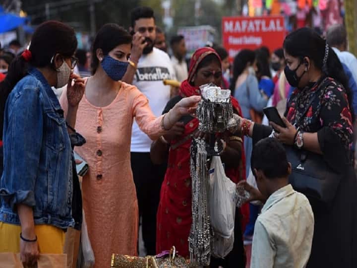 Coronavirus: Mask Usage Declining, Similar Trends Seen Before Second Covid Wave Omicron Cases In India Mask Usage Declining, Similar Trends Were Seen Before 2nd Wave: Govt On Laxity In Covid Norms