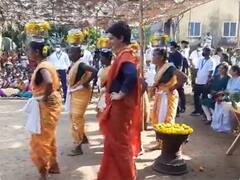 Priyanka Gandhi Dance Video: विधानसभा चुनाव से पहले गोवा पहुंची प्रियंका गांधी, आदिवासी महिलाओं के साथ किया डांस