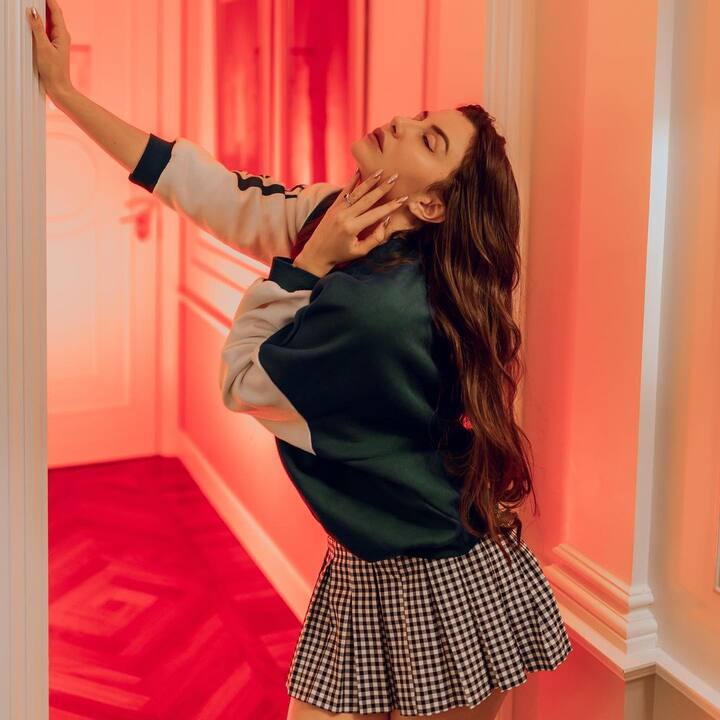 जॉर्जियाने ‘कॅरोलीन कामक्षी’ या वेब सीरिजमध्ये काम केले आहे. (Photo:@giorgia.andriani22/IG)