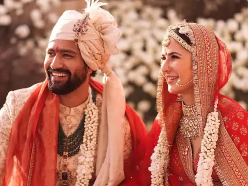 Vicky Kaushal-Katrina Kaif Honeymoon : शादी के बाद मुंबई के लिए निकले कैटरीना और विक्की, यहां मनाएंगे हनीमून Vicky Kaushal Weds Katrina Kaif Honeymoon Mumbai ANN Vicky Kaushal-Katrina Kaif Honeymoon : शादी के बाद मुंबई के लिए निकले कैटरीना और विक्की, यहां मनाएंगे हनीमून