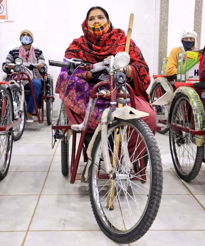 यह कार्यक्रम मॉडल टाउन के विधायक अखिलेश पति त्रिपाठी की ओर से आयोजित किया गया था जिसमें सामाजिक अधिकारिता शिविर के अंतर्गत दिव्यांगजन हेतु एपिड योजना के अंतर्गत सांसद निधि से निशुल्क यह सहायता उपकरण वितरित किए गए.