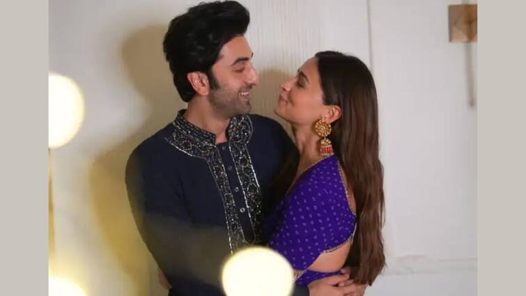 ‘R Is A Lovely Alphabet, But So Is He’: Alia Bhatt For Ranbir Kapoor Alia Bhatt: রণবীর কপূরকে নিয়ে এটা কী বললেন আলিয়া ভট্ট!