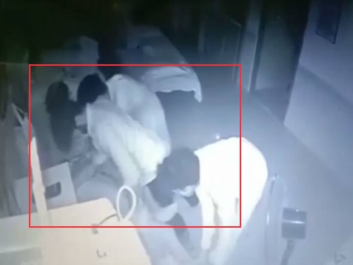 Villupuram: A farmer tied up near Tirukovilur and robbed of jewelery and money - CCTV footage released திருக்கோவிலூர் அருகே விவசாயியை கட்டிப்போட்டு நகை, பணம் கொள்ளை