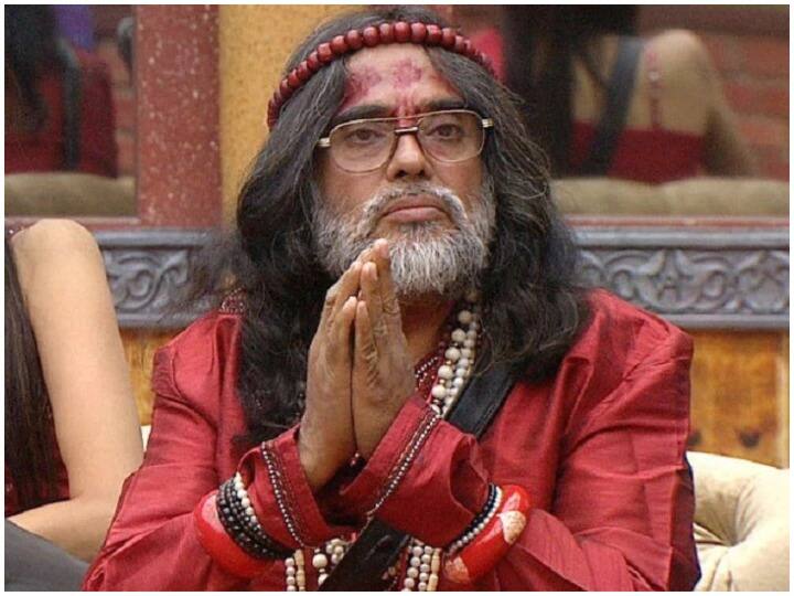 बिग बॉस 10 के कंटेस्टेंट स्वामी ओम को शो के कारण काफी सुर्खियां मिली थीं. स्वामी ओम का 2021 में पैरालिसिस के कारण निधन हो गया था.