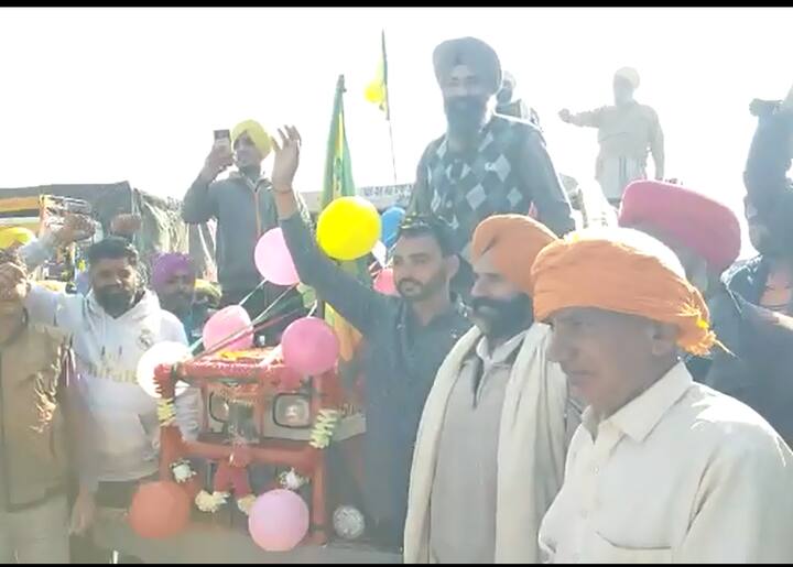 ਇਸ ਨਾਲ ਹੀ 13 ਦਸੰਬਰ ਨੂੰ ਅੰਮ੍ਰਿਤਸਰ ਸਥਿਤ ਸ੍ਰੀ ਦਰਬਾਰ ਸਾਹਿਬ ਵਿਖੇ ਕਿਸਾਨ ਮੱਥਾ ਟੇਕਣਗੇ।