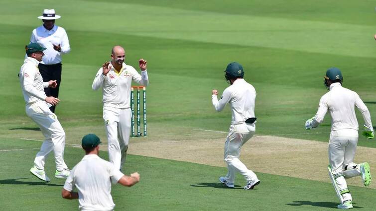 Ashes 2021 : 400 test wicket taker Nathan Lyon was doing groundsman work in Ten years ago 10 વર્ષ પહેલા ગ્રાઉન્ડમેન તરીકે નોકરી કરતો હતો આ ક્રિકેટર, આજે રાતોરાત બની ગયો સ્ટાર, જાણો શું કર્યુ પરાક્રમ