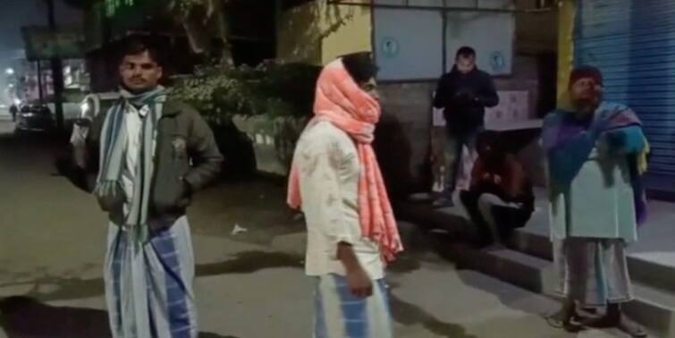 Malda: Clash between family members due to dispute over land, 4 injured Malda: জমি নিয়ে পারিবারিক বিবাদকে কেন্দ্র করে মালদার চাঁচলে রক্তারক্তি, আহত ৪