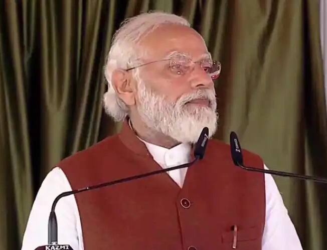 Saryu Nahar Project launch : PM Modi hits out at Oppn for delaying work UP: PM મોદીએ કહ્યુ- 100 કરોડ રૂપિયાની યોજના 10 હજાર કરોડ રૂપિયામાં પુરી થઇ, વિપક્ષ પર સાધ્યું નિશાન