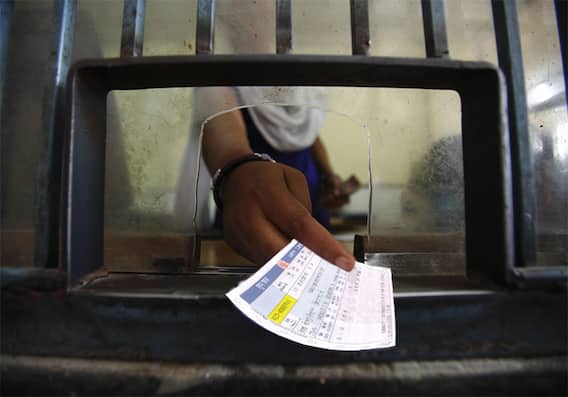 IRCTC Tatkal Booking: आप भी कर रहे हैं तत्काल टिकट बुकिंग तो जान लें ये जरूरी बात, आसानी से मिलेगी कंफर्म सीट