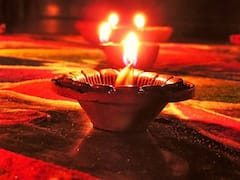 Puja Path: दीपक जलाते समय शाम को करें इस मंत्र का जाप, होगा लाभ