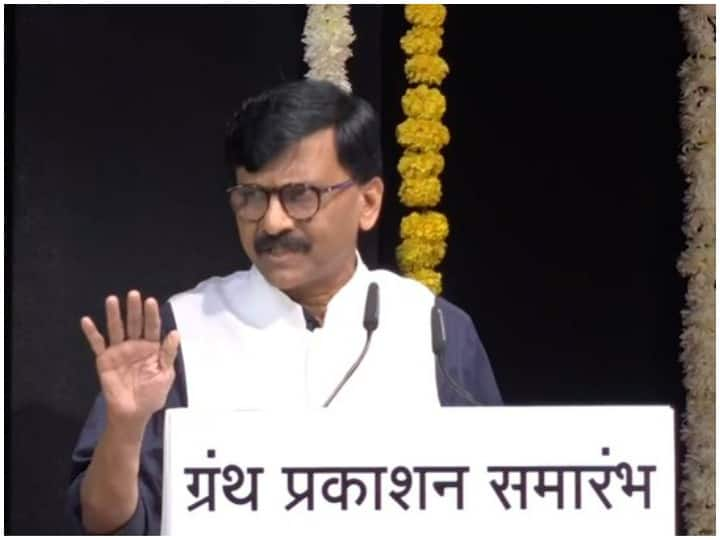 maharashtra government and maharashtra governor argument shiv sena mp sanjay raut criticism on central government Thackeray vs Koshyari : राज्यपालांवर केंद्रीय गृहमंत्रालयाचा दबाव, संजय राऊत यांचा केंद्रावर निशाणा