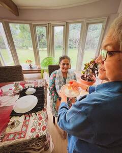 In Pics: आईच्या वाढदिवसानिमित्त सखीने शेअर केले खास फोटो!