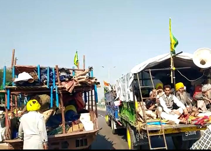 ਜਦੋਂਕਿ ਟਿੱਕਰੀ ਬਾਰਡਰ 'ਤੇ ਅੰਦੋਲਨ ਕਰ ਰਹੇ ਕਿਸਾਨ ਪਟਿਆਲ ਦੇ ਰਸਤੇ ਪੰਜਾਬ ਪਹੁੰਚਣਗੇ। ਕੁੱਲ ਮਿਲਾ ਕੇ ਸਾਰੇ ਕਿਸਾਨਾਂ ਦੇ ਭਲਕੇ ਯਾਨੀ 12 ਦਸੰਬਰ ਤਕ ਆਪੋ-ਆਪਣੇ ਘਰਾਂ ਤਕ ਪਹੁੰਚਣ ਦਾ ਪ੍ਰੋਗਰਾਮ ਹੈ।