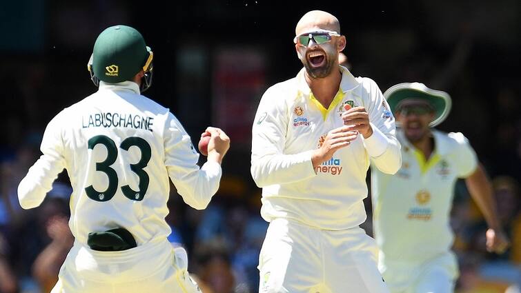 Nathan Lyon takes his 400th Test wicket as Australia thumped England by 9 wickets to win the first Test Match of The Ashes Ashes Series: লায়নের ৪০০ উইকেট, ইংল্যান্ডকে ৯ উইকেটে হারিয়ে দিল বিতর্কবিদ্ধ অস্ট্রেলিয়া