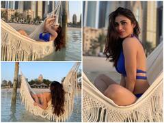 Mouni Roy Bikini: 36 की उम्र में शादी से कुछ दिनों पहले मौनी रॉय ने बिकिनी पहन समंदर में मचलकर दिखाई ऐसी-ऐसी अदाएं