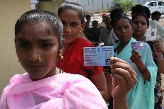 Pan Card Update: शादीशुदा लोगों के लिए जरूरी खबर! अपने PAN Card में जल्दी से करा लें ये अपडेट, वरना अटक जाएंगे सभी काम