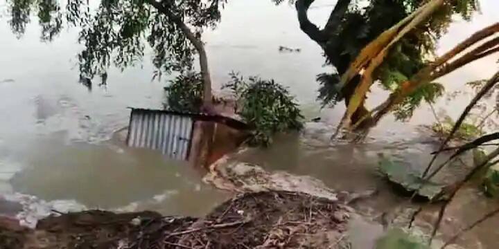 Nadia : gradually moving towards locality, demand of permanent embankment of Bhagirathi at Shantipur Nadia : ক্রমশ জনবসতির দিকে এগিয়ে আসছে, 