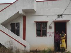 వాళ్లు ఇచ్చేలా లేరు..మనమే ఆక్రమించుకుందాం.. డబుల్ బెడ్ రూమ్ ఇళ్ల తాళాలు పగలగొట్టిన మహిళలు 