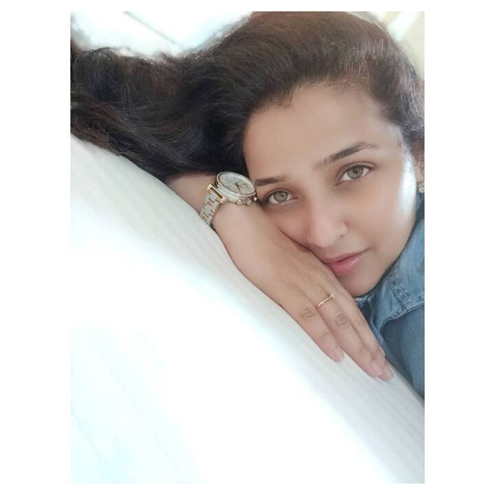 'रात्रीस खेळ चाले' मालिकेतील 'शेवंता'च्या भूमिकेमुळे अभिनेत्री अपूर्वा नेमळेकर घराघरांत पोहचलीये. (photo:apurvanemlekarofficial/ig)